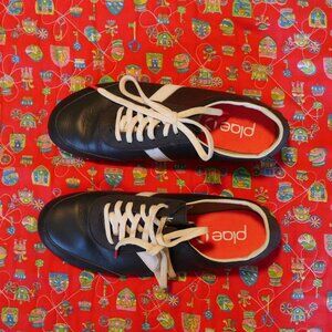 Plae Ecols WP Black Gum Womens size 8, Men 6.5 Waterproof Leather Shoes Sneakers